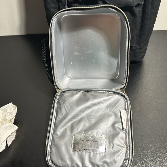 Black cat back pack & lunch box Pottery Barn Teen - Picture 4 of 7